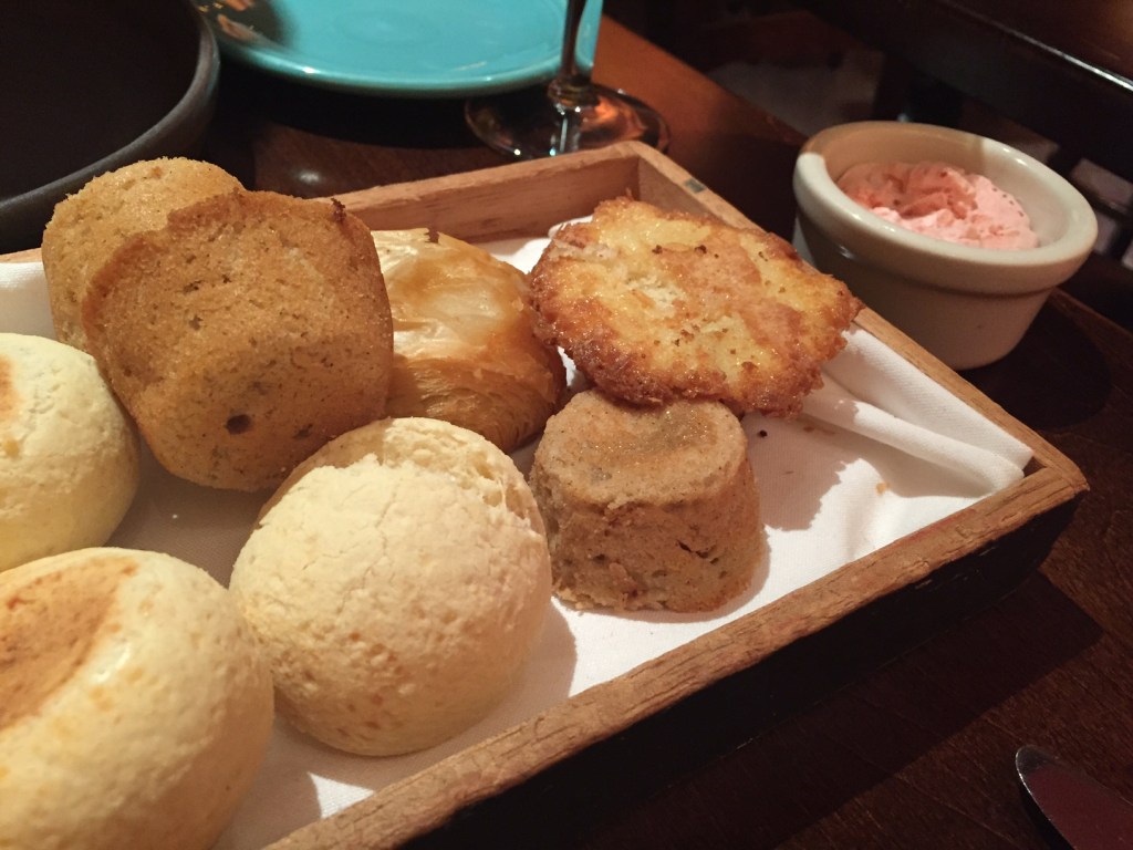 calle ocho bread basket